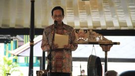Sri Sultan Hamengkubuwono X saat membuka Acara Rakernas PGI di Jogya
